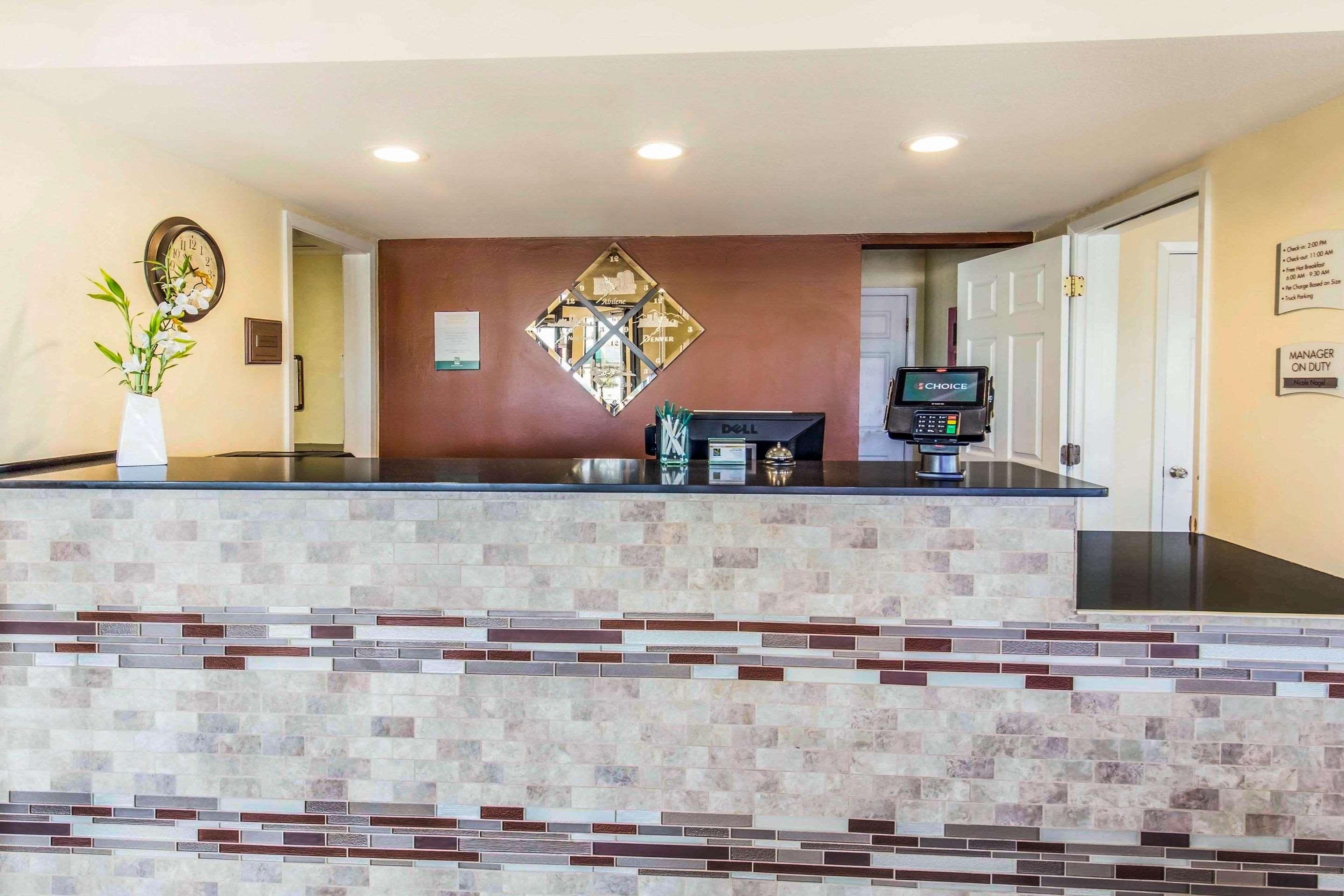Quality Inn & Suites Abilene Exterior foto