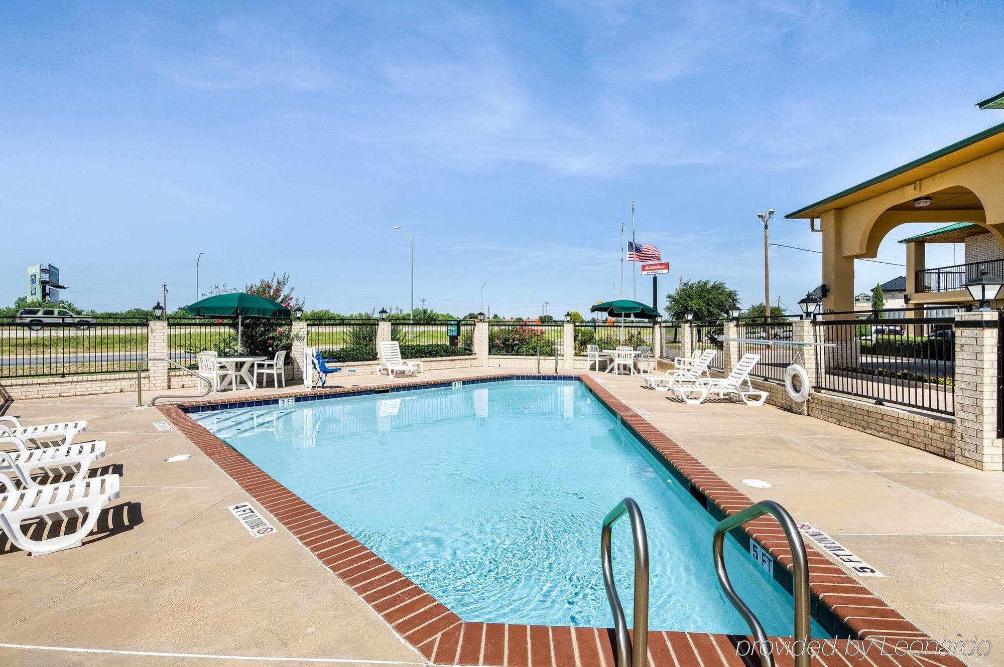 Quality Inn & Suites Abilene Exterior foto